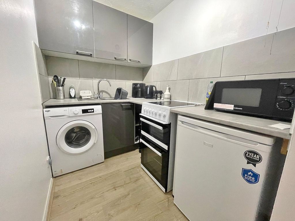 Property photo 2 of 6 Picture No. 09