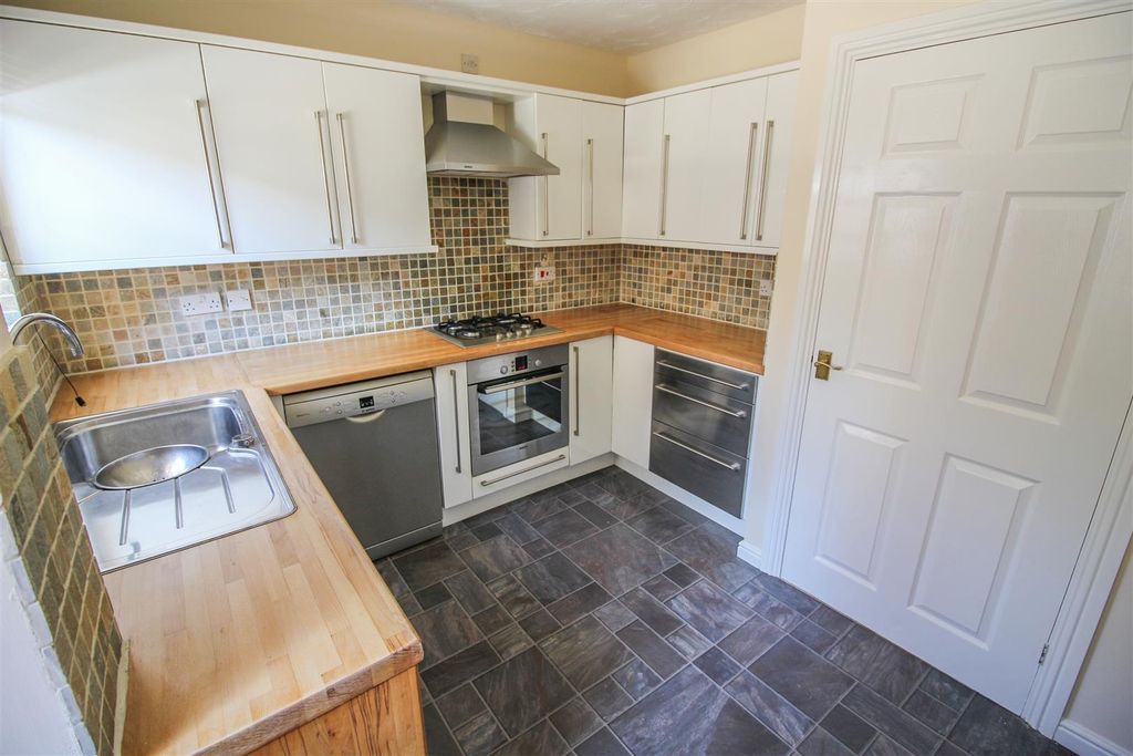 Property photo 2 of 14