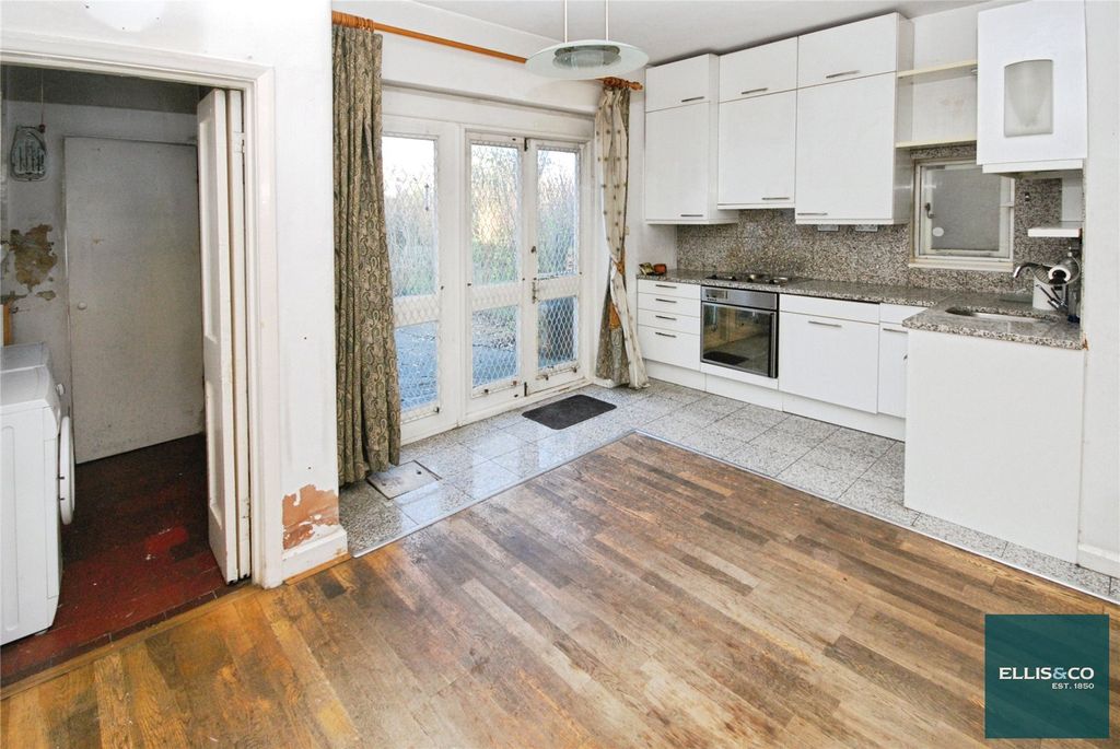 Property photo 2 of 17 Picture No. 49