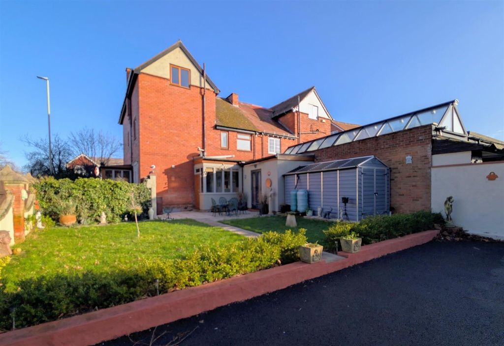 Property photo 3 of 22