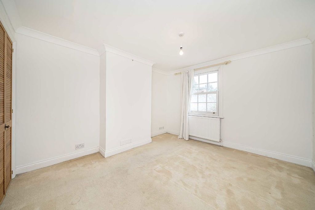 Property photo 3 of 6