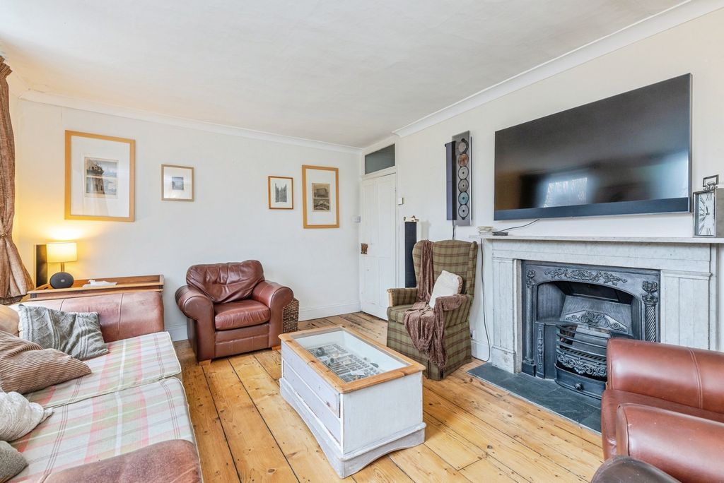 Property photo 3 of 20 Pbox-Img.Jpg