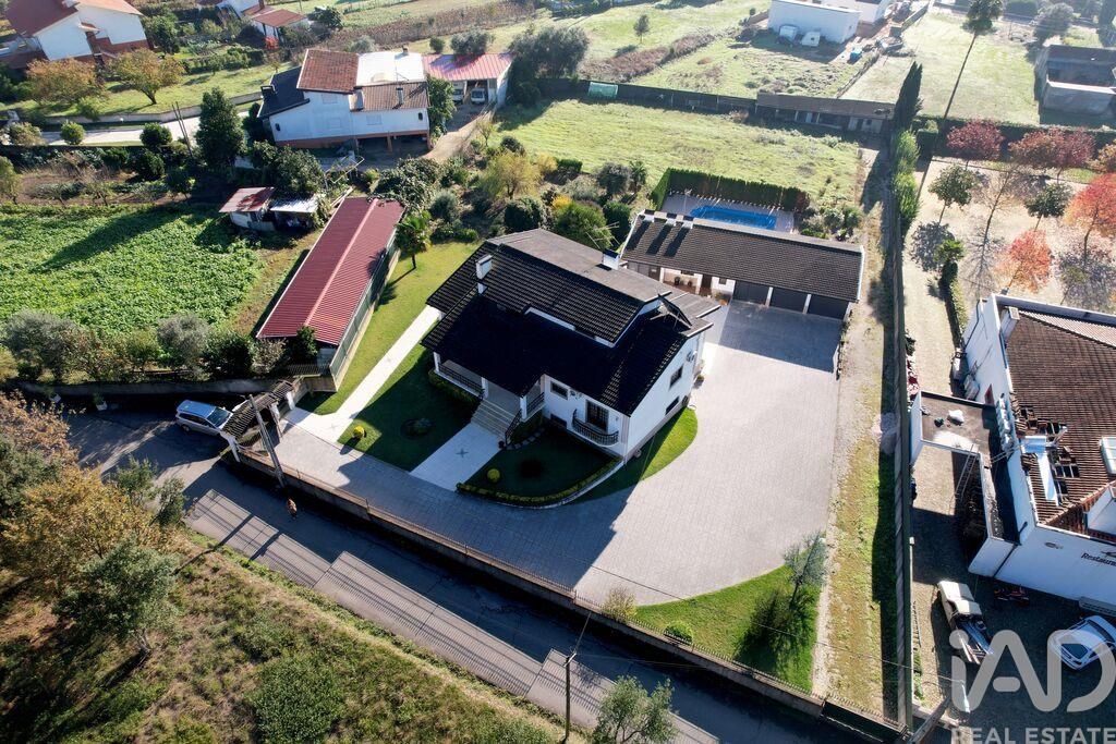 Property photo 1 of 37