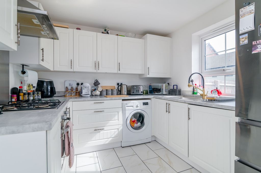 Property photo 2 of 22