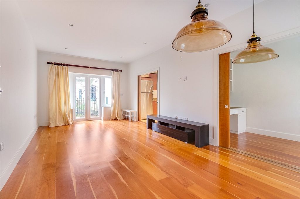 Property photo 2 of 9