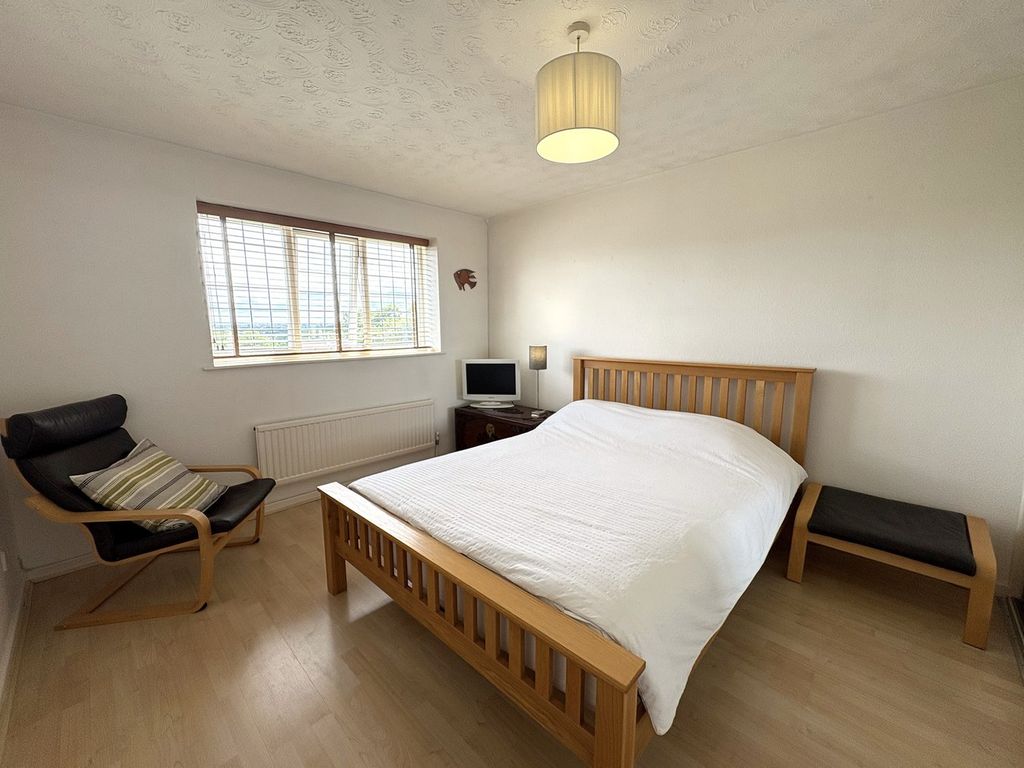 Property photo 3 of 24