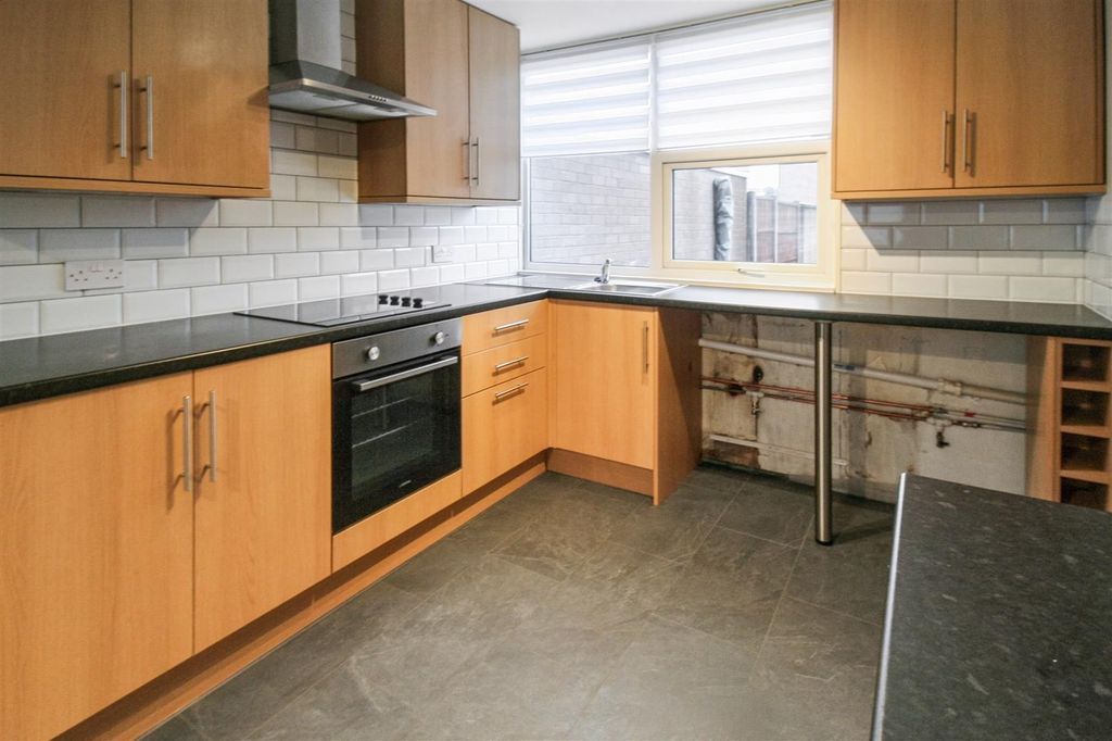 Property photo 2 of 14 Kitchen / Diner