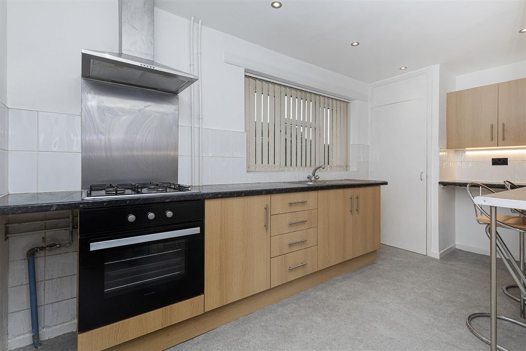 Property photo 3 of 22 Breakfast Kitchen