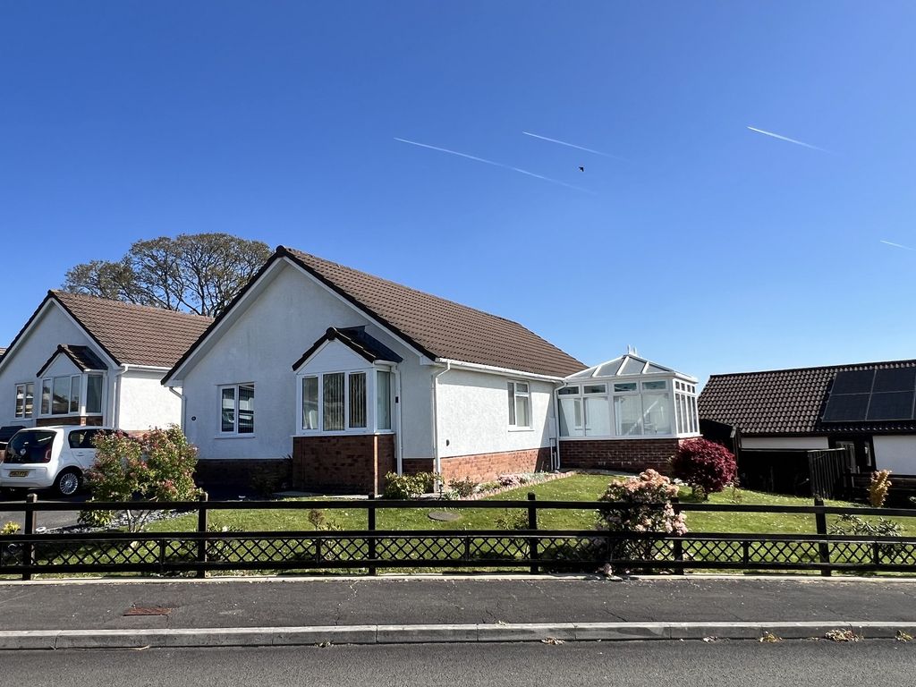 Property photo 2 of 22 Outside