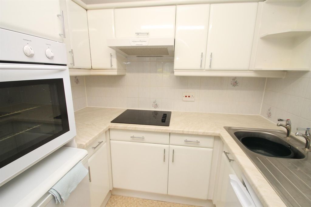 Property photo 2 of 6