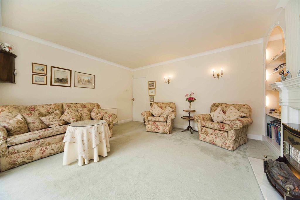 Property photo 3 of 25