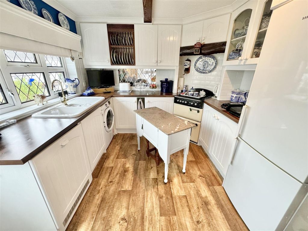 Property photo 2 of 15 Kitchen