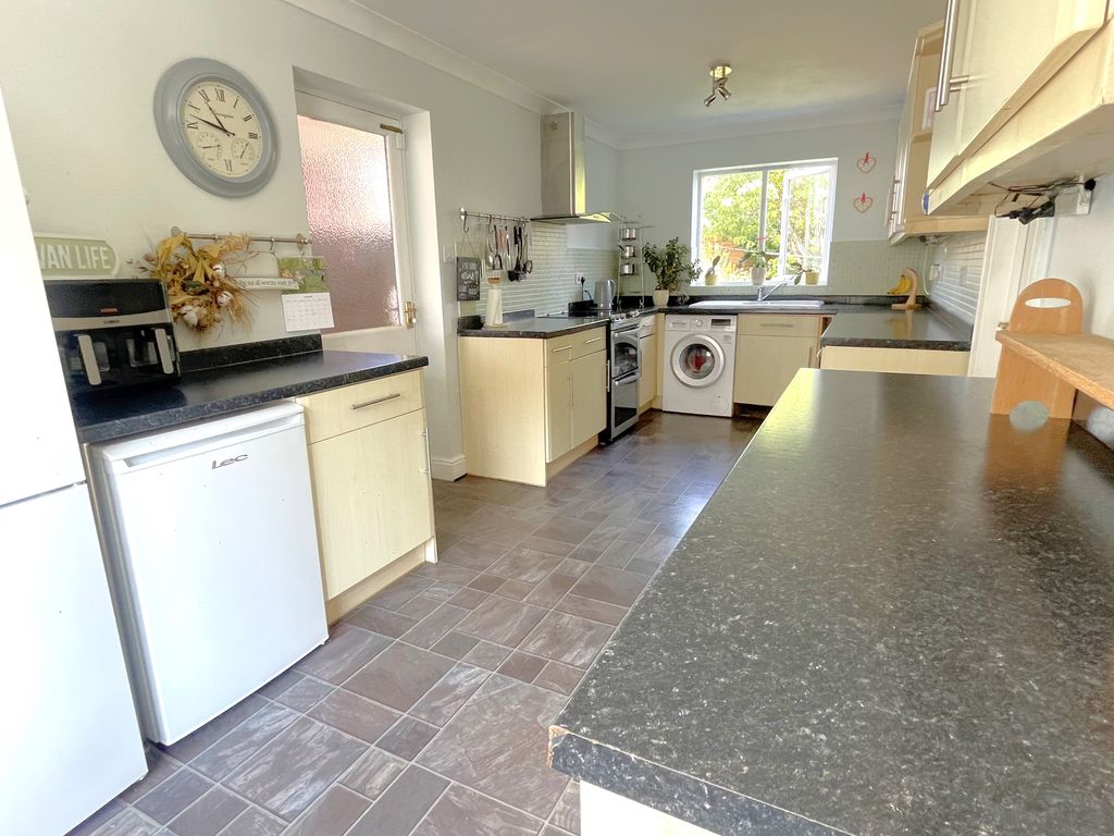 Property photo 3 of 18 Img_3378