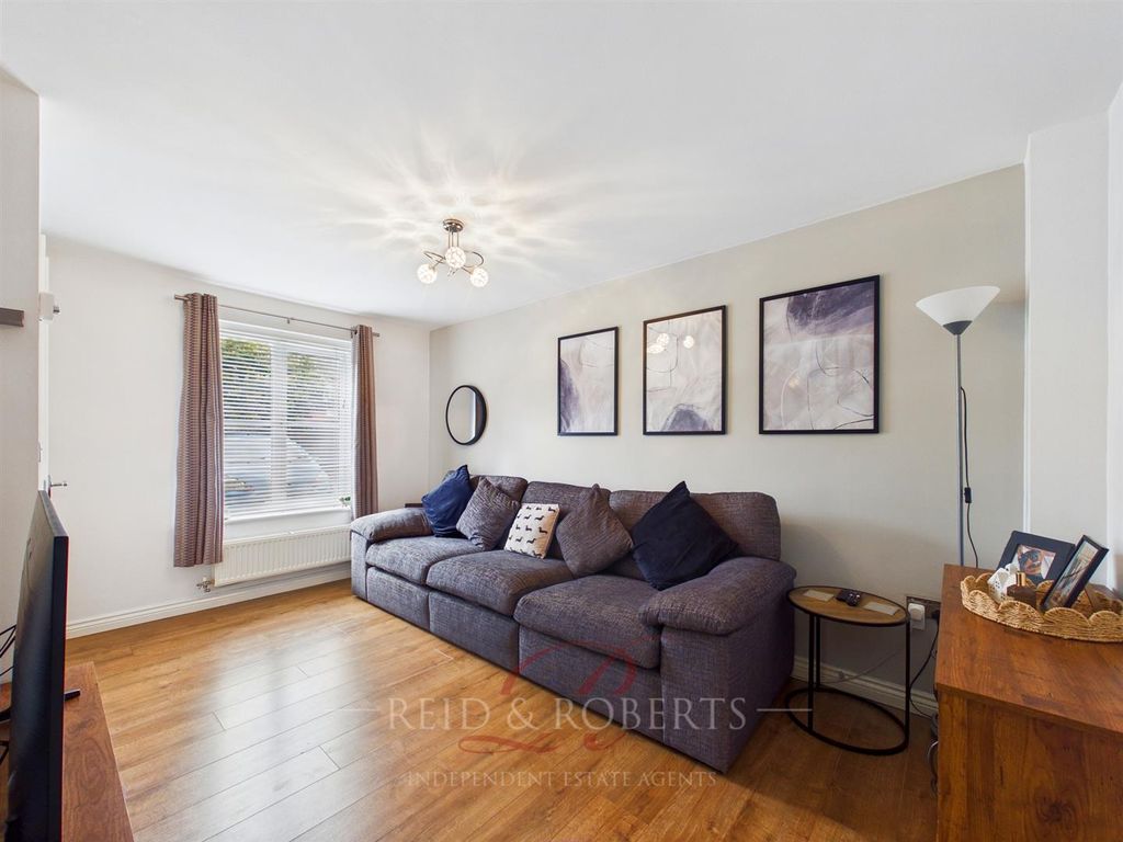 Property photo 3 of 17 Cam05148G0-Pr0156-Still005.Jpg