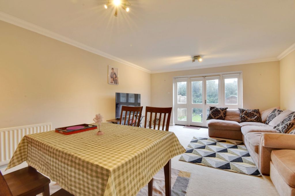 Property photo 2 of 11 Picture No. 20