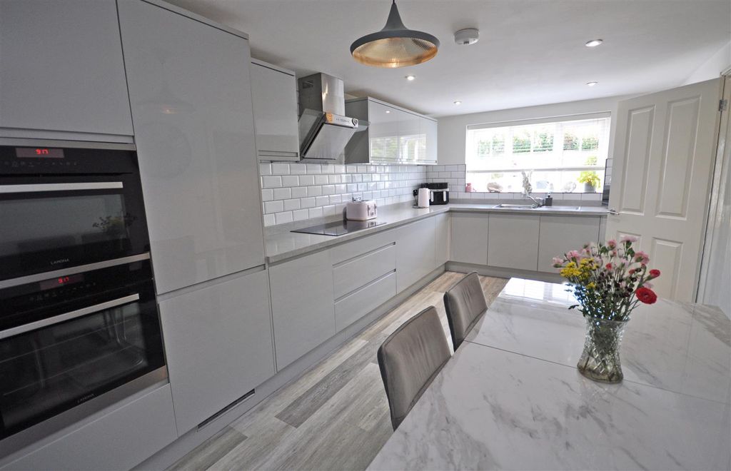 Property photo 1 of 12 Oak3.Jpg