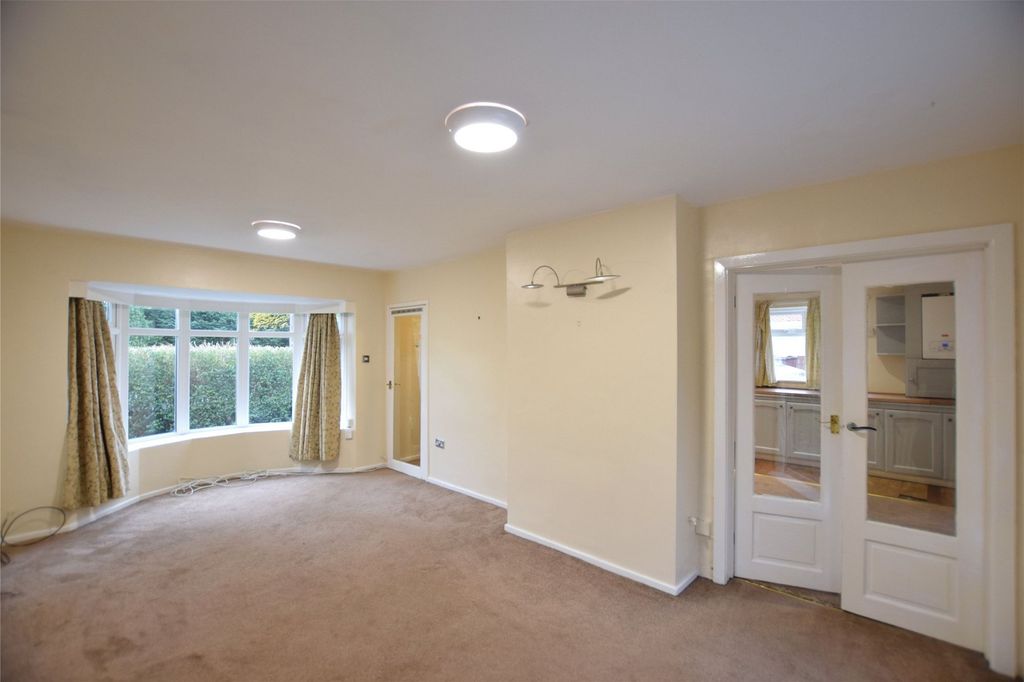 Property photo 2 of 12 Lounge