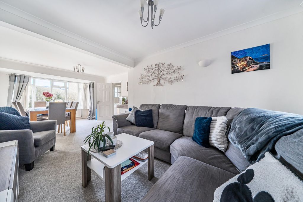 Property photo 2 of 20 Living Room