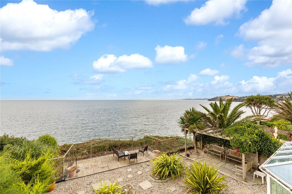 Property photo 3 of 14 Sea View
