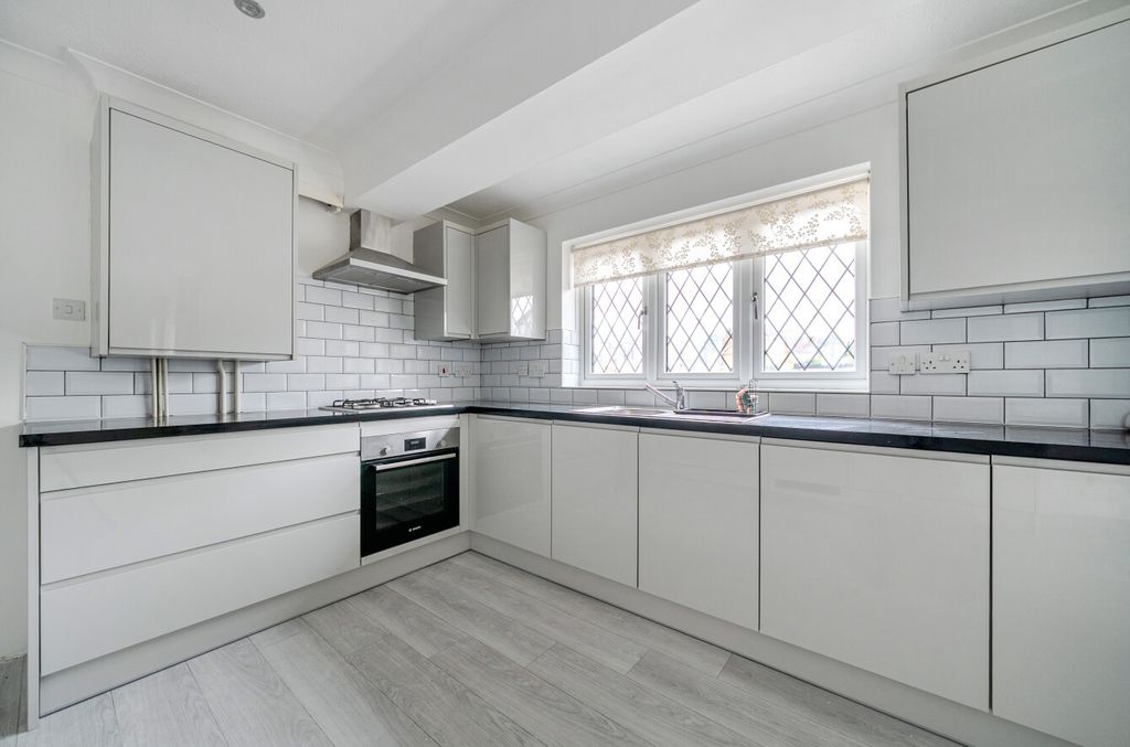 Property photo 3 of 23 1361690-21-68E8dc...