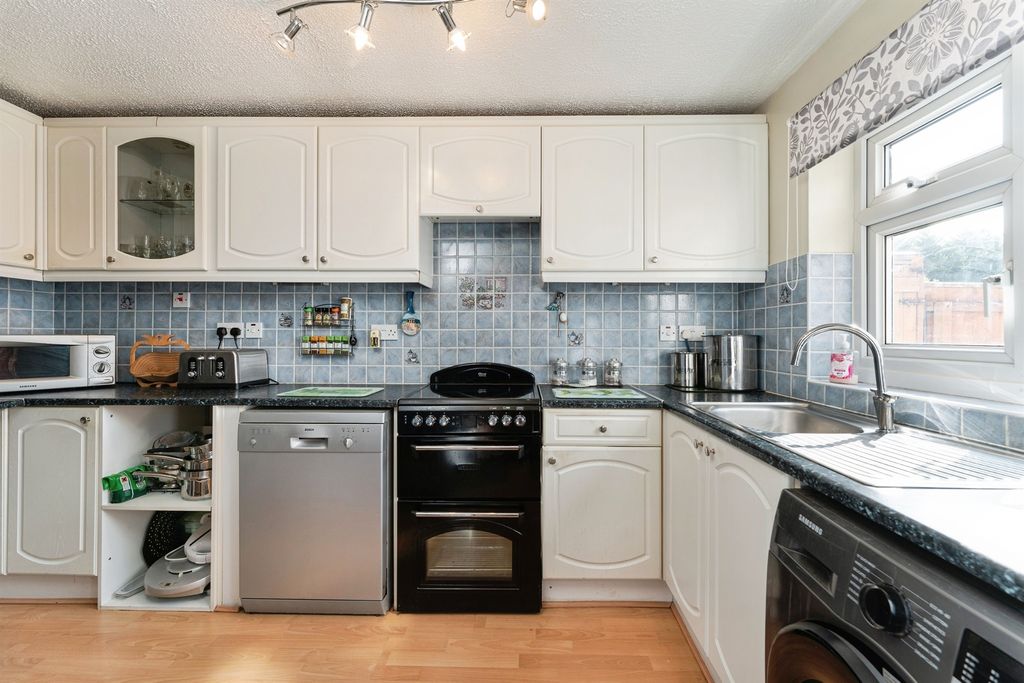 Property photo 3 of 16