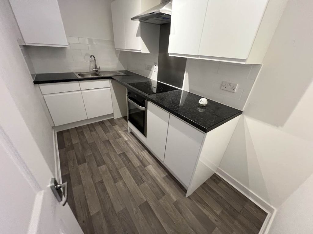 Property photo 2 of 5 Kitchen