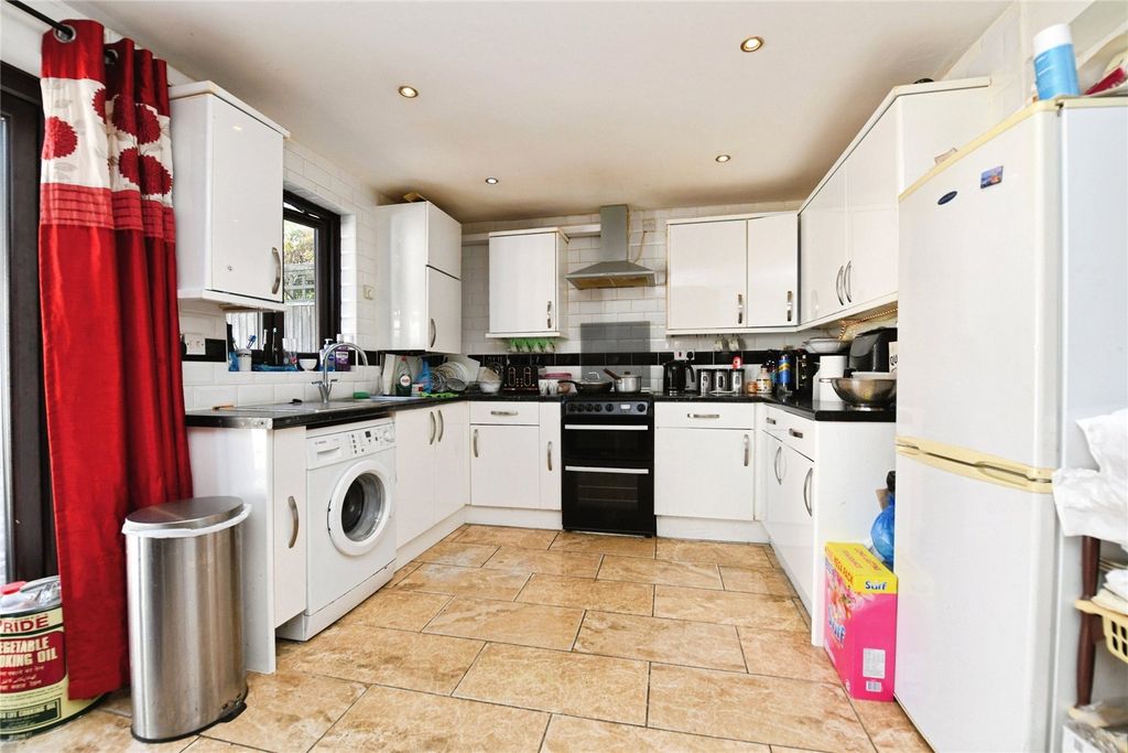 Property photo 3 of 13 Kitchen/Dining Room