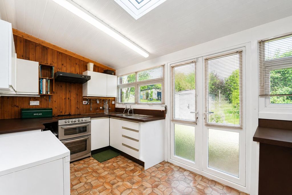 Property photo 2 of 24