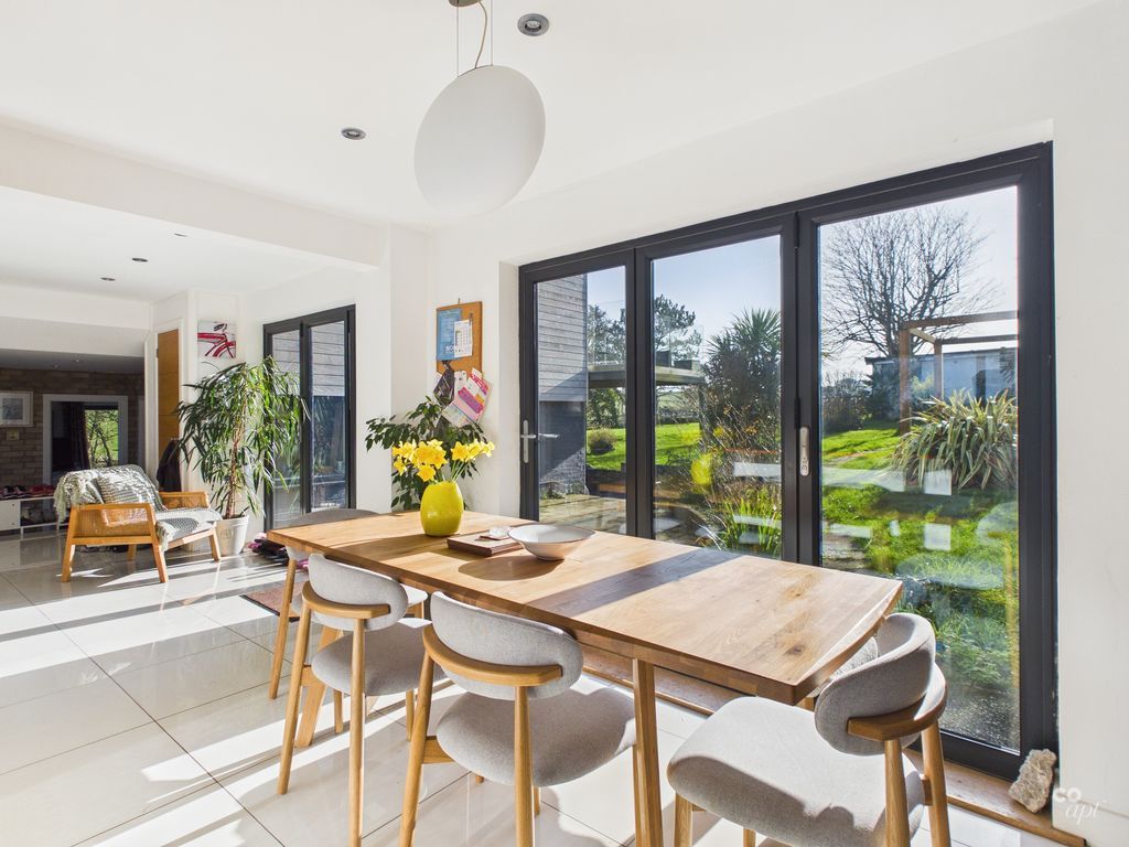 Property photo 3 of 24 Photo 4