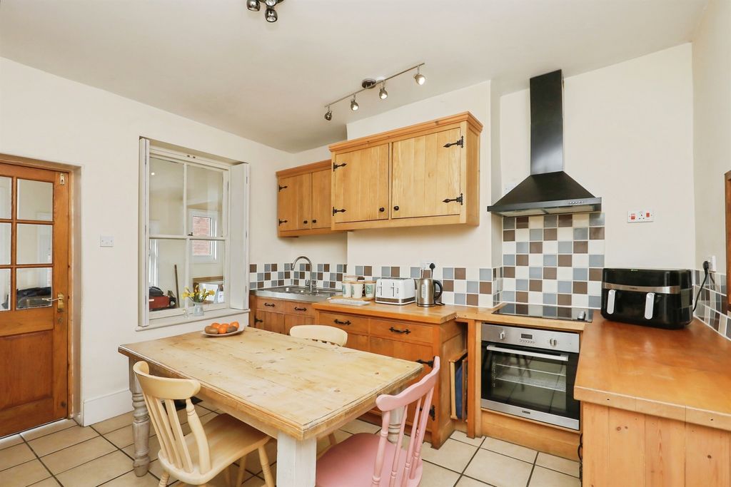Property photo 3 of 17