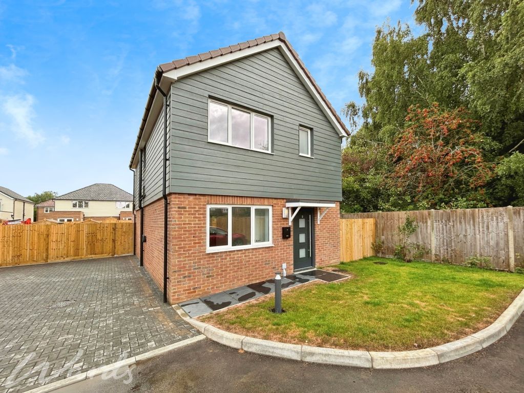 Property photo 1 of 12 c714Fbf6-Front