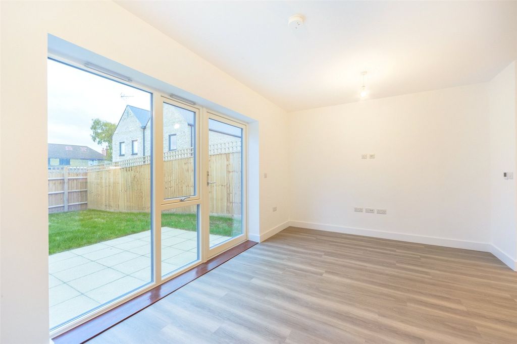 Property photo 3 of 12 Picture No. 14