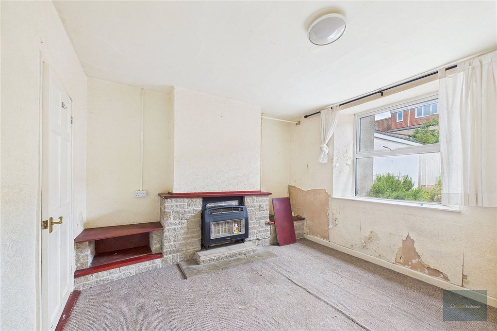 Property photo 3 of 9 Picture No. 06
