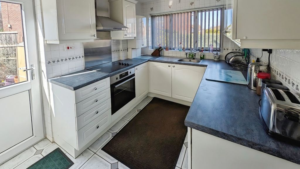 Property photo 3 of 24 Pbox-Img.Jpg