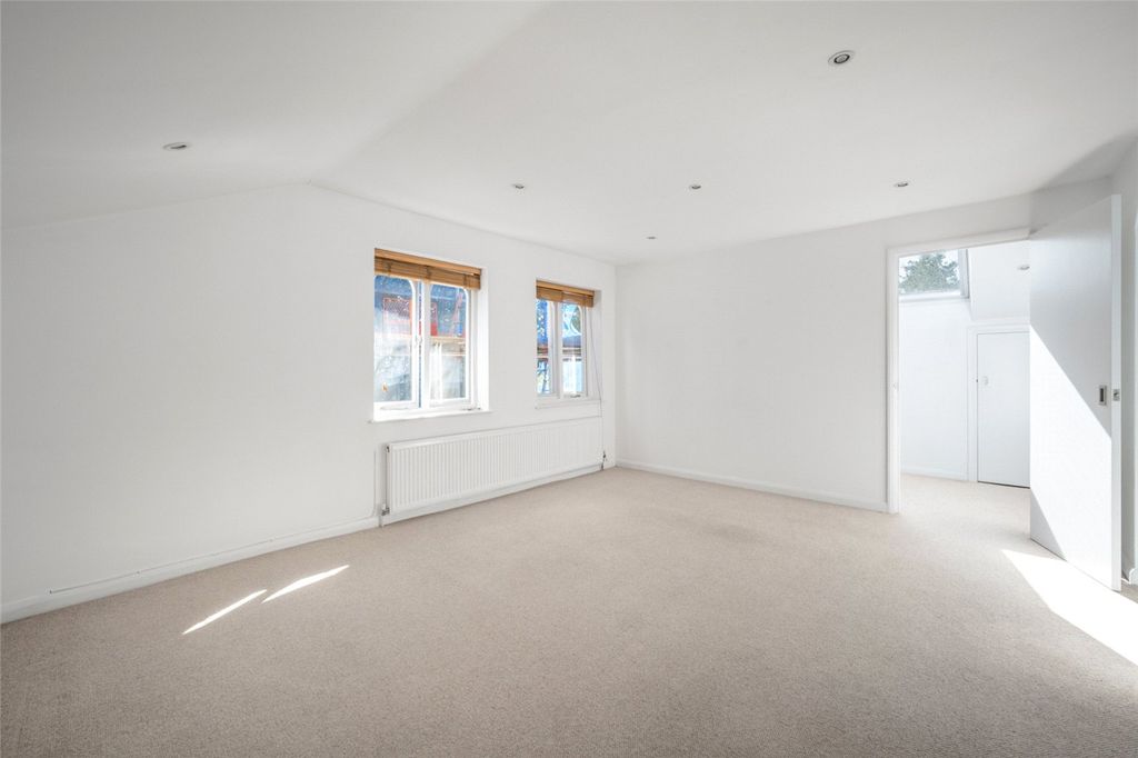 Property photo 2 of 15 Picture No. 06