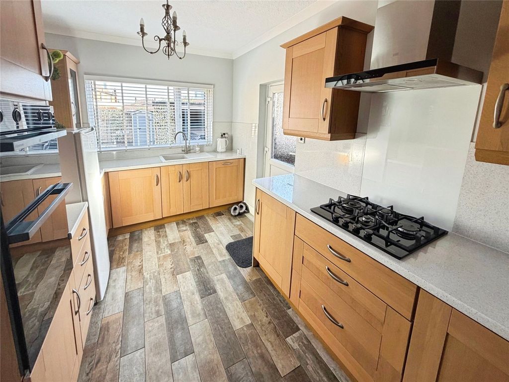 Property photo 3 of 18 Kitchen