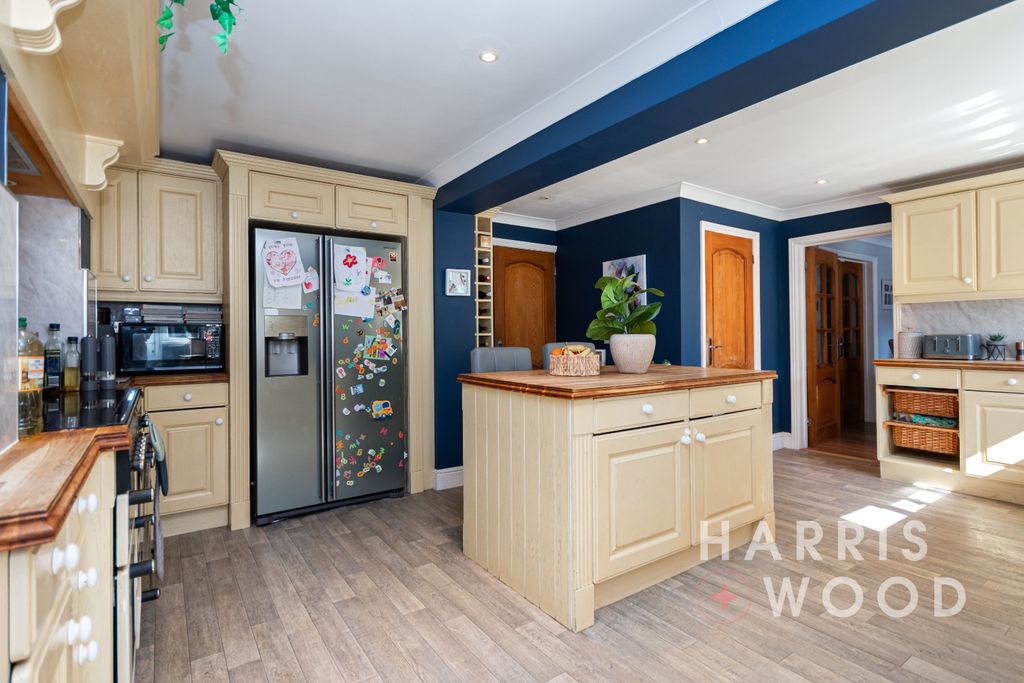 Property photo 3 of 26 3947595