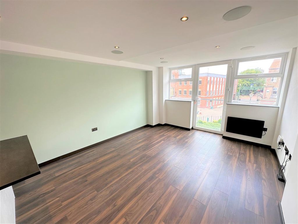 Property photo 1 of 27