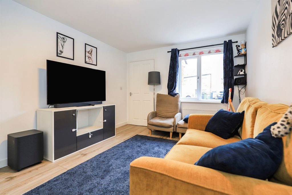 Property photo 3 of 14