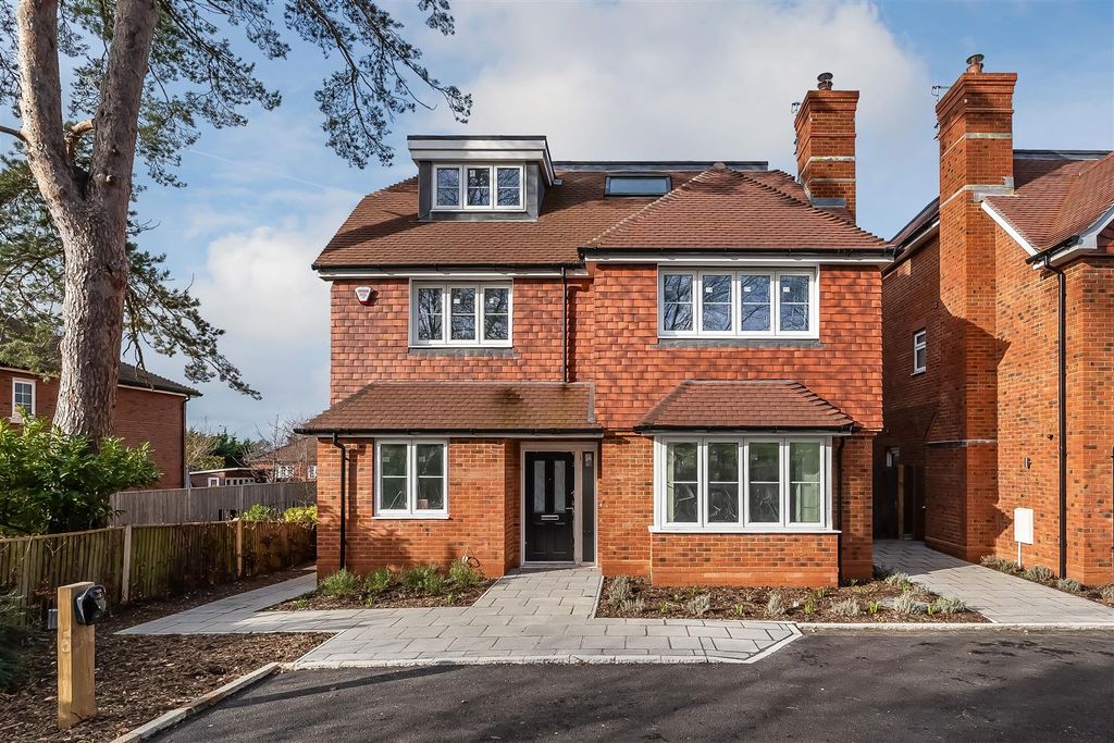Property photo 1 of 17 Firsdown-40.Jpg