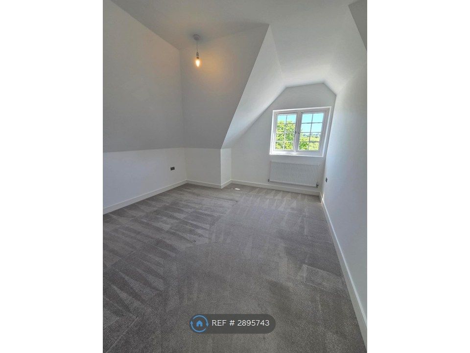 Property photo 3 of 6 Master Bedroom