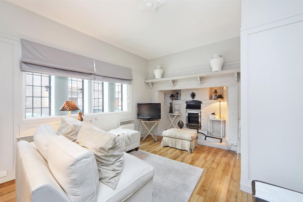 Property photo 2 of 6