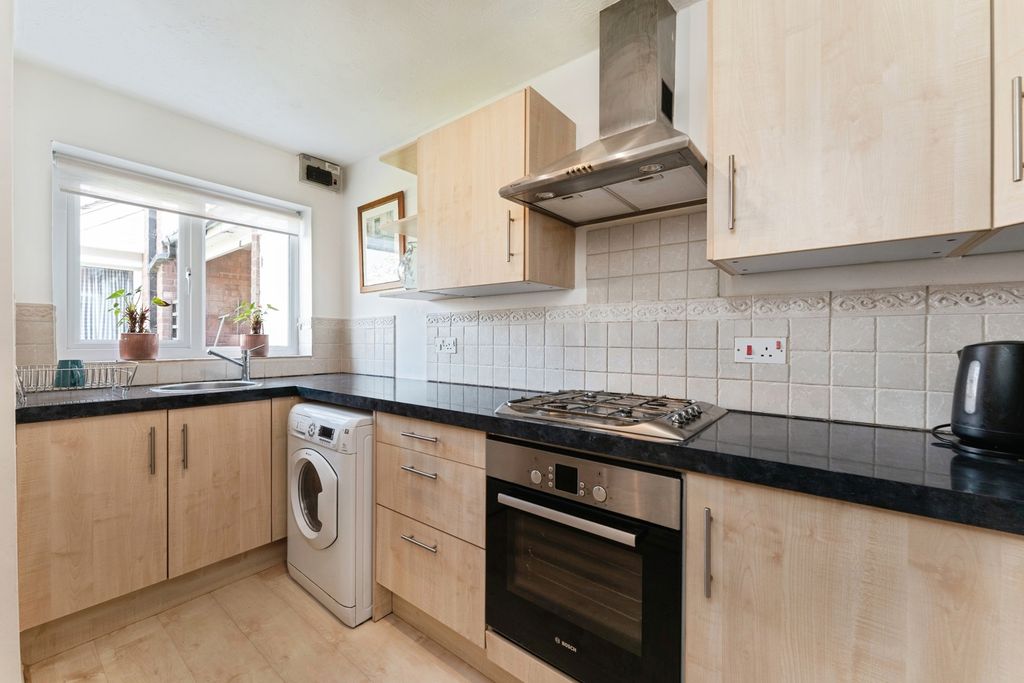 Property photo 3 of 17 Pbox-Img.Jpg