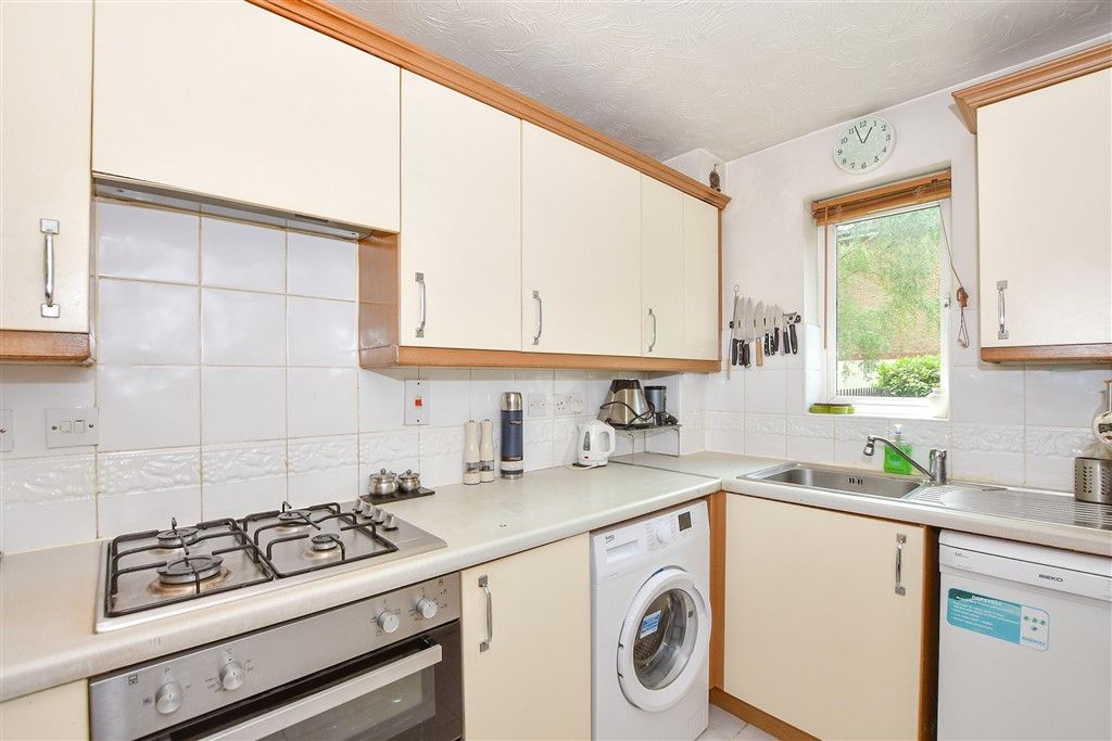 Property photo 3 of 9 Kitchen