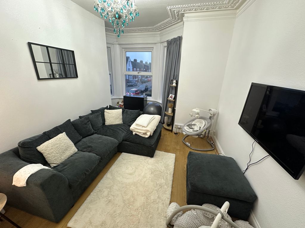 Property photo 3 of 6 Living Room