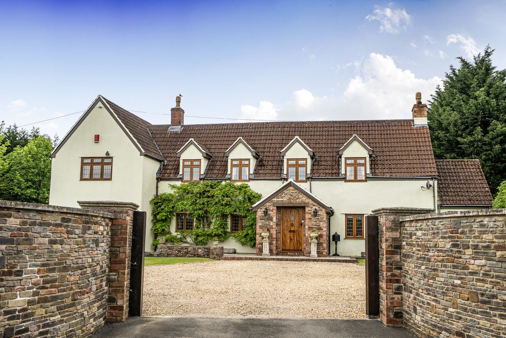 Property photo 1 of 33