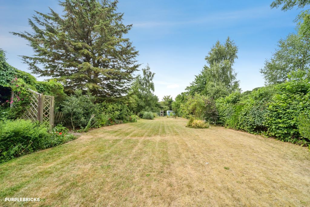 Property photo 2 of 32 Large Garden