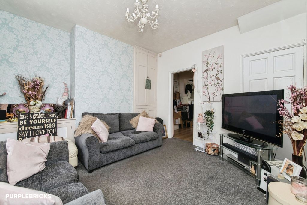 Property photo 2 of 13