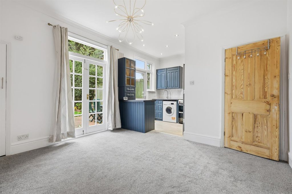 Property photo 3 of 13 3