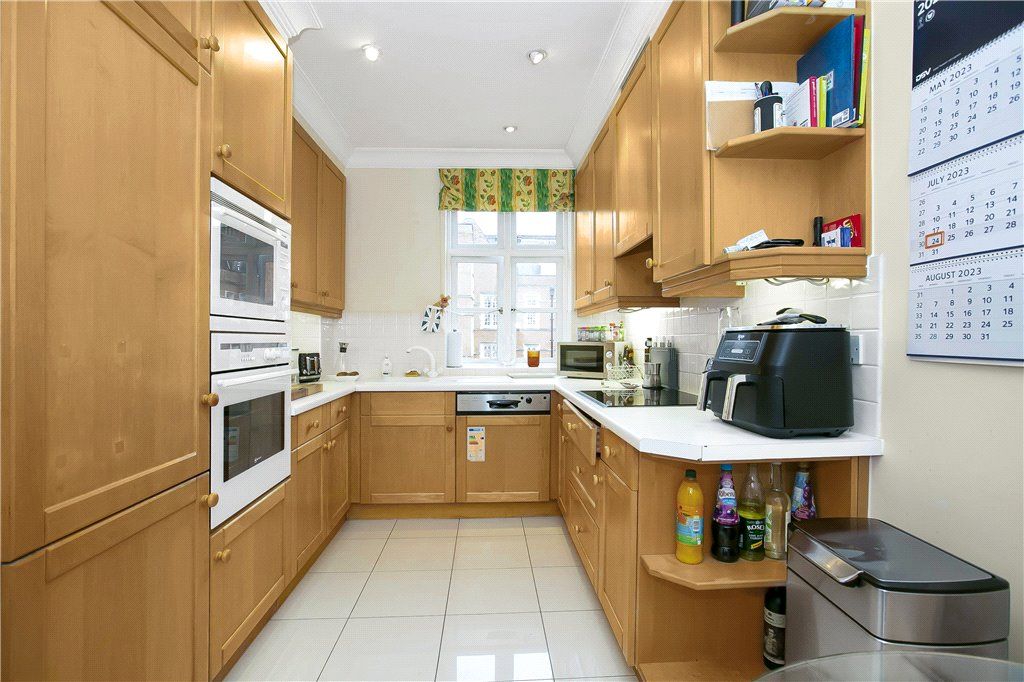 Property photo 3 of 16 Kitchen